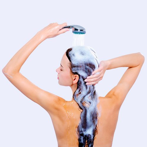 Mujer-bañandose